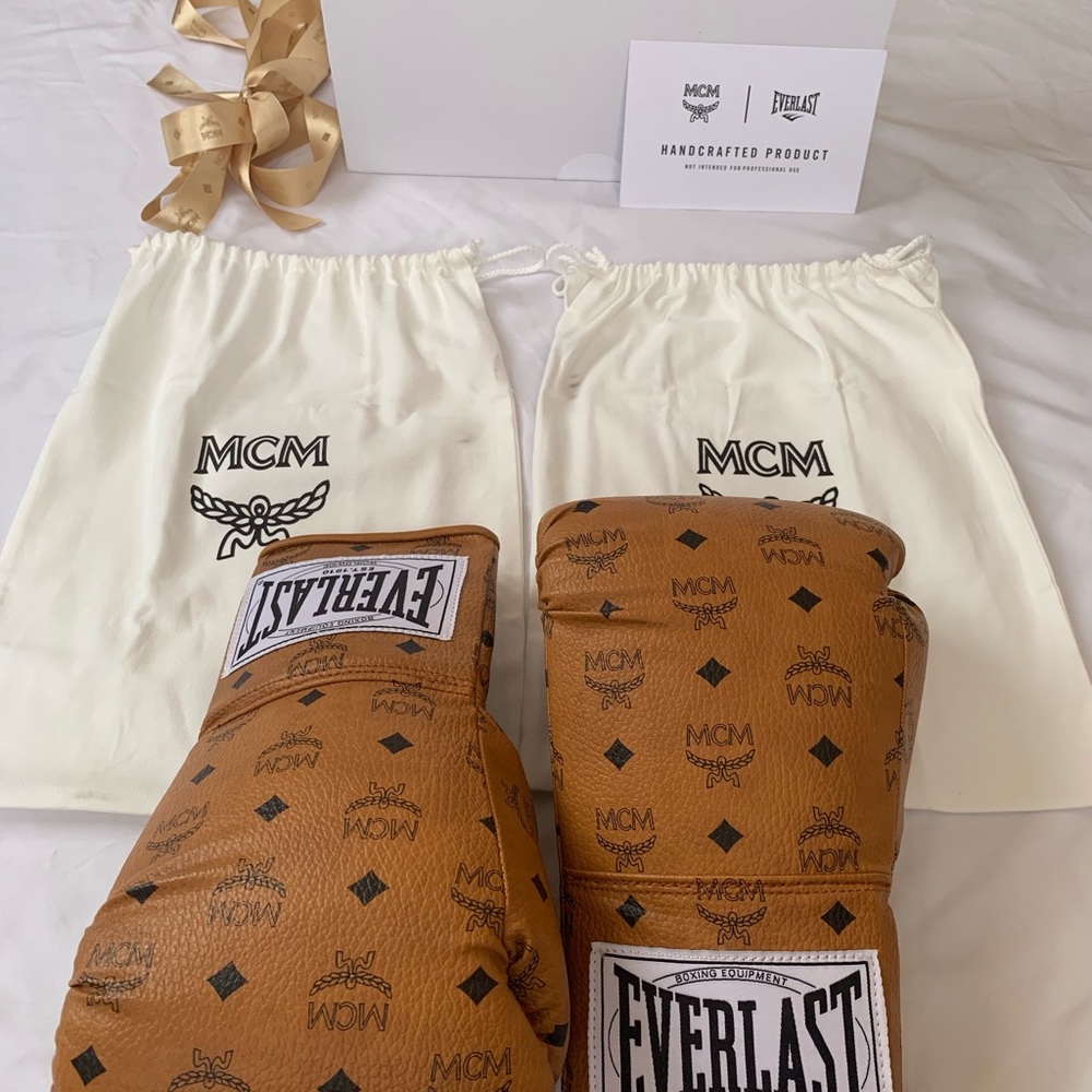 MCM Lace Visetos Coated Canvas Boxing Glov… - Picture 5 of 8